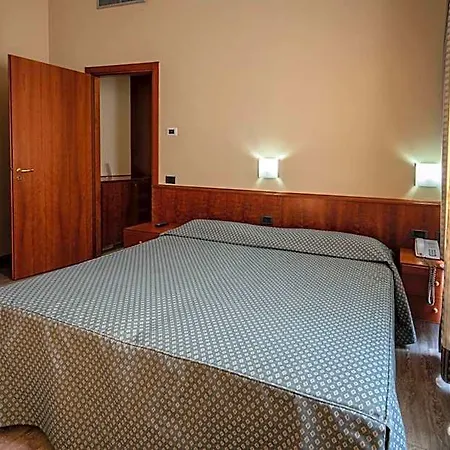 Petra 4* Rome