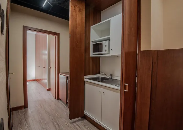 ペトラ ホテル 4*