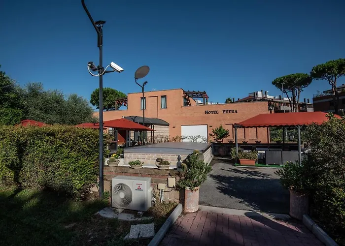 ホテル ペトラ 4*