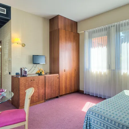 Petra Отель Рим